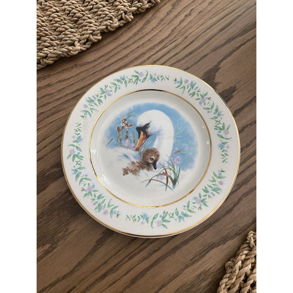 Vintage Avon Gentle Moments Plate By Wedgewood England Goose Duck Swan